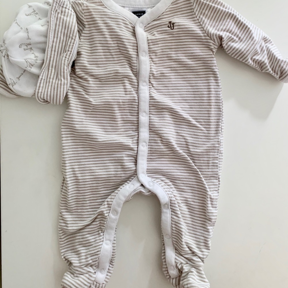 Footed one-piece Take Me Home set hat Janie & Jack